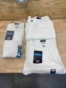 DICKIES Lot of 3 Pairs of Relaxed Fit Pants (various sizes)