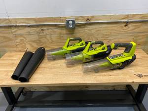 RYOBI Lot of 3 Leaf Blowers