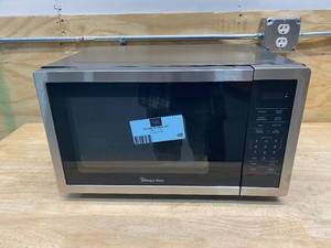 MAGIC CHEF 0.9 cu. ft. Countertop Microwave in Stainless Steel with Gray Cavity