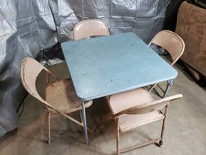lot 11 image: Card Table and 4 Folding Chairs