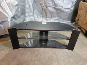 lot 17 image: TV Stand