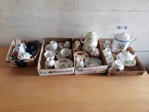 lot 65 image: Tea Cups and Decorative Tea Pots