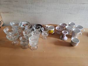 lot 68 image: Glassware