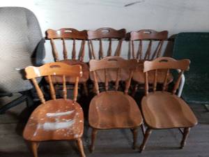 lot 74 image: 6 Kitchen Table Chairs