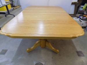 lot 3 image: Oak Dinning Table & 6 Chairs