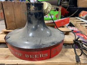lot 47 image: Budweiser King of Beers Light 17 Diameter No Shipping
