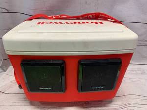 lot 86 image: Honeywell Cooler Plus Cooler with Speakers