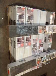 lot 13 image: Pallet with assorted Grosfillex Floring see pictures