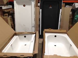 lot 25 image: Lot of Bathtubs and bath base see pictures