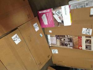 lot 42 image: Pallet of assorted Closetmaid items see pictures