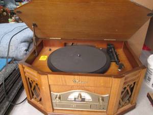 lot 55 image: Retro Style Multi-Function Audio Sy...