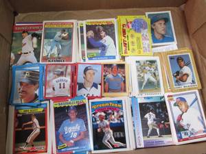 lot 83 image: Lot of Vintage Collectible Baseball...