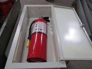 lot 89 image: Heavy Duty Fire Extinguisher Wall C...