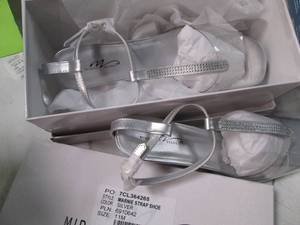 lot 102 image: Womens Dress shoes Size 11...