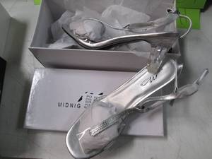 lot 103 image: Womens Dress shoes Size 11...