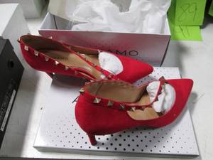 lot 104 image: Womens Dress shoes Size 10...