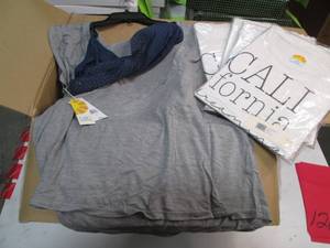 lot 126 image: Resellers Delight Box lot 14 Piece...