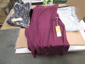 lot 134 image: Resellers Delight Box lot 31 Assor...