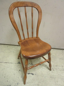 lot 808 image: SOLID WOOD CHAIR