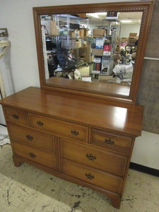 lot 814 image: DAVIS CABINET CO. BURNISHED CHERRY WOOD DRESSER, W MIRROR
