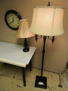 lot 822 image: FLOOR LAMP, TABLE LAMP, WALL CLOCK