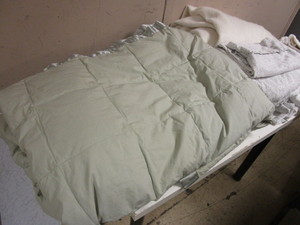 lot 846 image: DOWN BLANKET, FULL-SIZE BED SHEET SETS