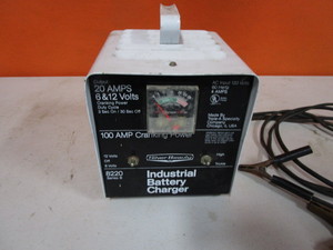 lot 30 image: 6v12v Battery ChargerBooster wTrickle Charger