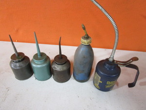 lot 112 image: Oil Cans