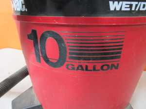lot 55 image: 10 gal Shop Vac