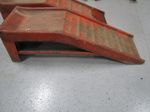 lot 74 image: Car Ramps