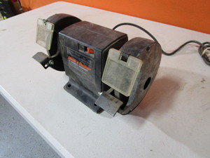 lot 153 image: Bench Grinder