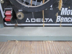 lot 163 image: Delta 10 Table Saw, Saw Blades & Dato Set
