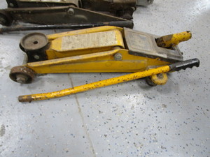 lot 191 image: (3) Jacks