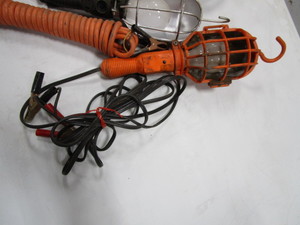 lot 194 image: 12v Trouble Lights
