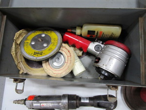 lot 197 image: Air Tools