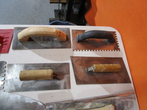 lot 209 image: Trowels, Bricklaying Tools, Drywall Scrapers
