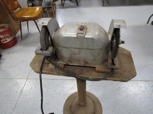 lot 216 image: Bench Grinder