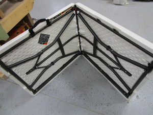 lot 225 image: (Near New) 5 Foldable Banquet Table