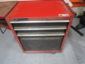 lot 121 image: Toolbox