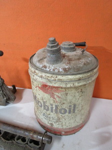 lot 142 image: Vintage Pipe Threader, Pipe Vise, Pipe Cutter, Oil Can