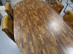 lot 147 image: Table & Chairs