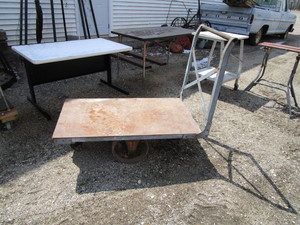 lot 12 image: (7) Shop Carts & Tables
