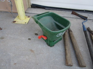 lot 232 image: Lawn & Garden Tools