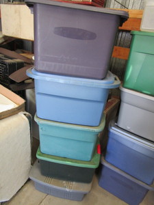 lot 252 image: (20) Totes