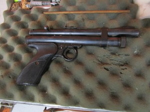 lot 5-C image: Co2 Vaccination Pistol