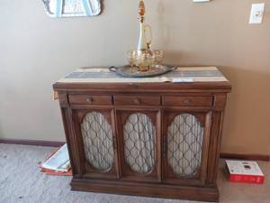 lot 11 image: 38-76 x 17.5 x 30  open 761970s Wooden 3 Door Buffet