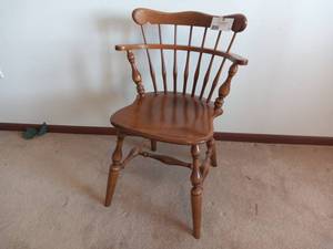 lot 17 image: Vintage Ethan Allen Windsor Side Chair (Valued $100)