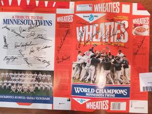 lot 41 image: 1987 Minnesota Twins Autographed Wheaties Box