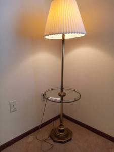 lot 45 image: Floor Lamp
