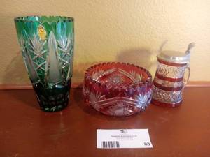 lot 83 image: Vintage Crystal Vases